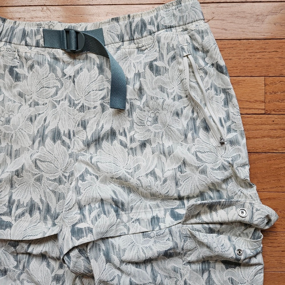 Athleta Trekkie Convertible Pants Women’s 8 Sage Hiking Travel Outdoor Shorts - Picture 2 of 10